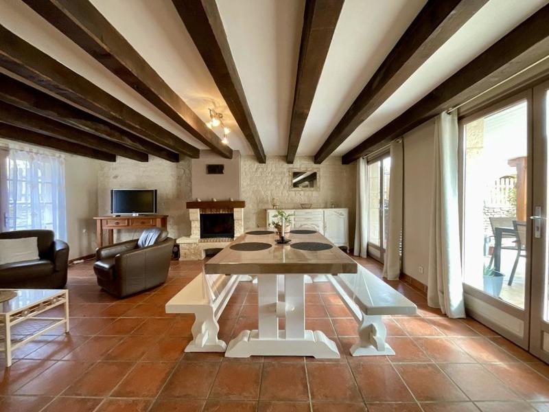 Maison - 250 m² - 10 pièces