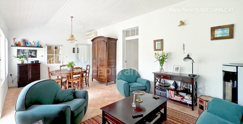 Maison - 208 m² - 9 pièces