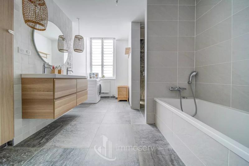 Appartement - 126 m² - 5 pièces