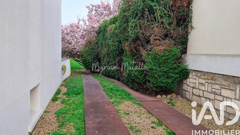 Maison - 220 m² - 8 pièces