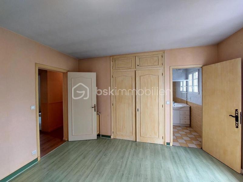 Maison - 300 m² - 10 pièces