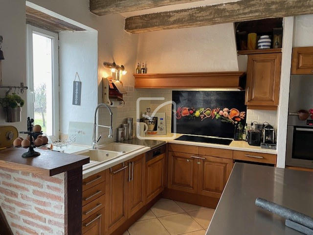 Maison - 314 m² - 13 pièces