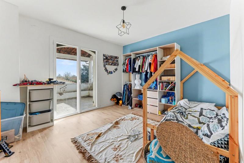 Maison - 235 m² - 7 pièces