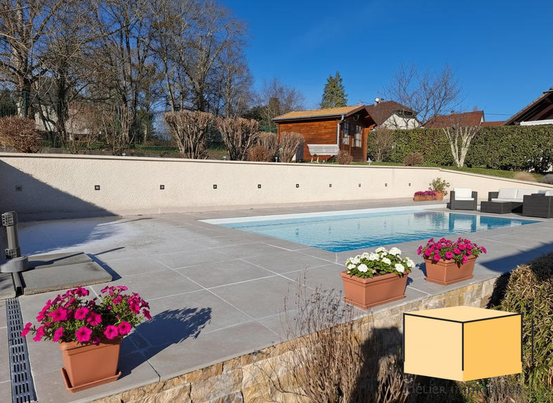 Villa - 140 m² - 8 pièces