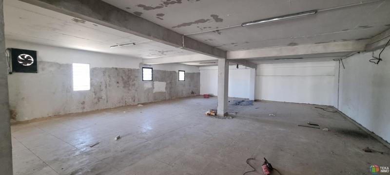 Local commercial - 391 m² - 1 pièce