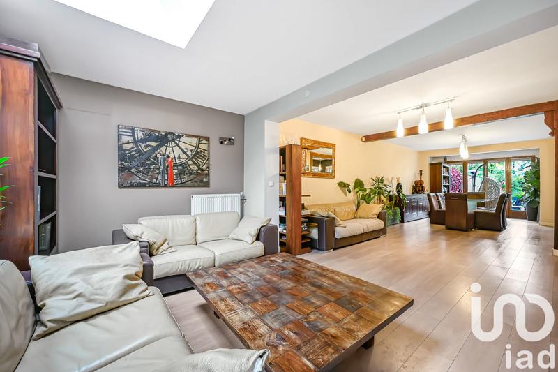 Maison - 240 m² - 11 pièces