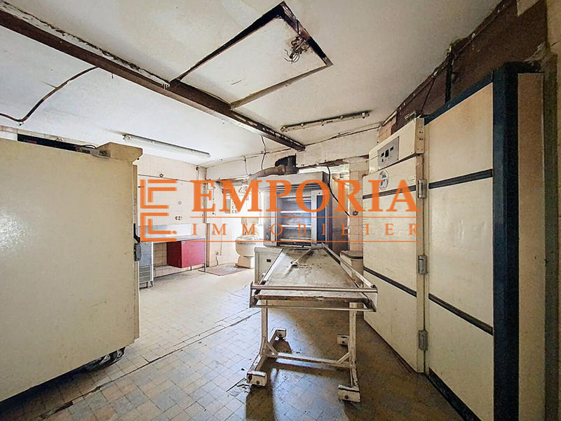 Local commercial - 121 m² - 4 pièces