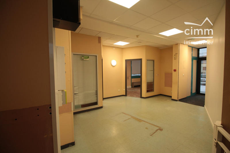 Local commercial - 86 m² - 5 pièces