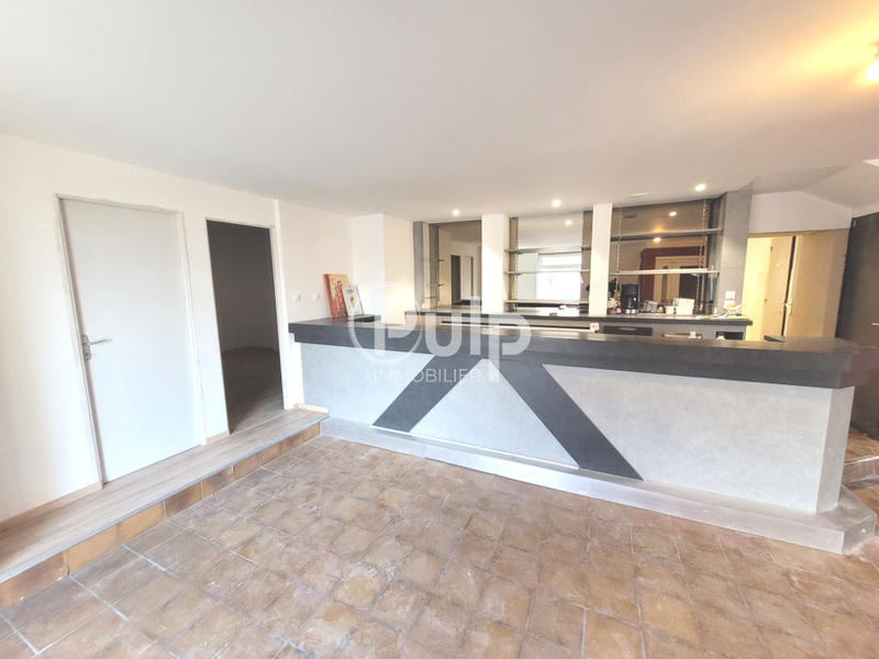 Immeuble - 205 m² - 10 pièces