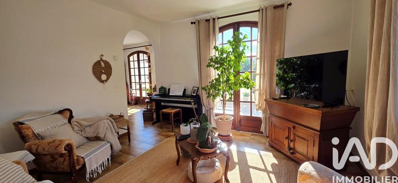 Maison - 204 m² - 9 pièces