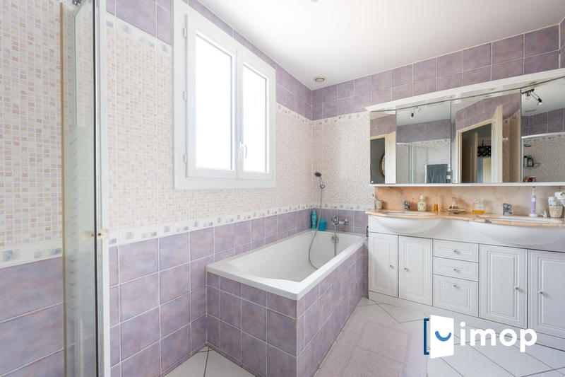 Maison - 140 m² - 7 pièces