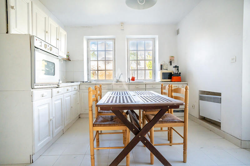 Maison - 304 m² - 10 pièces