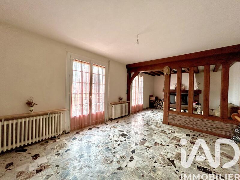 Maison - 202 m² - 8 pièces