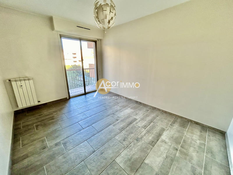 Appartement - 99 m² - 4 pièces