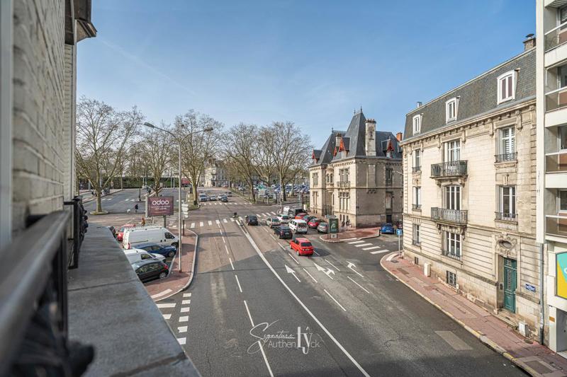 Appartement - 188 m² - 6 pièces