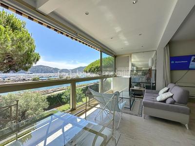 Appartement - 93 m² - 3 pièces