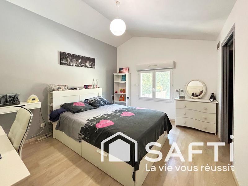 Maison - 223 m² - 8 pièces