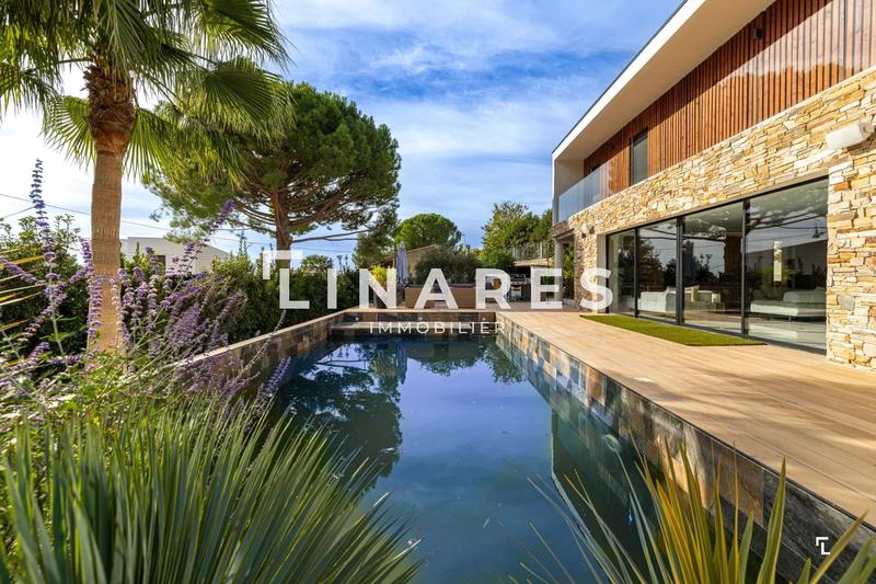 Villa - 242 m² - 5 pièces