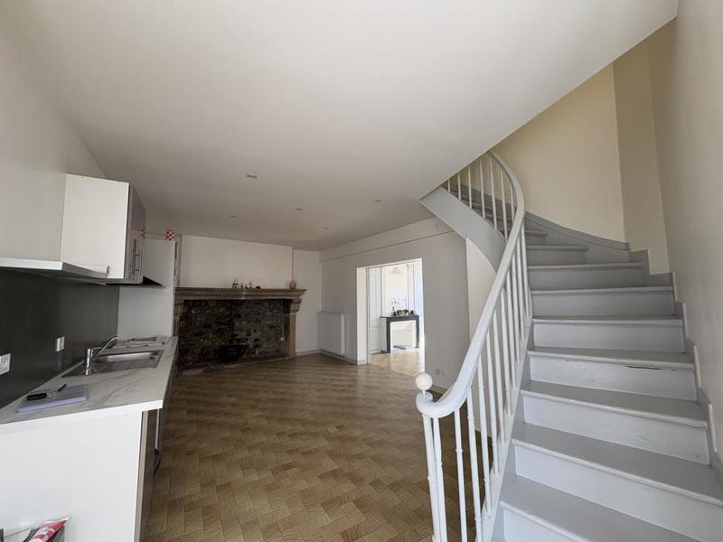 Maison de bourg - 95 m² - 3 pièces