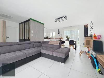 Maison - 93 m² - 4 pièces