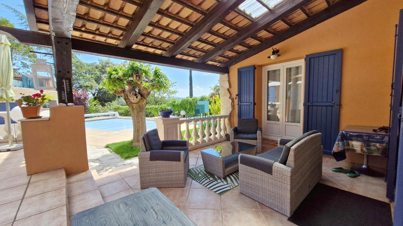 Maison - 195 m² - 6 pièces