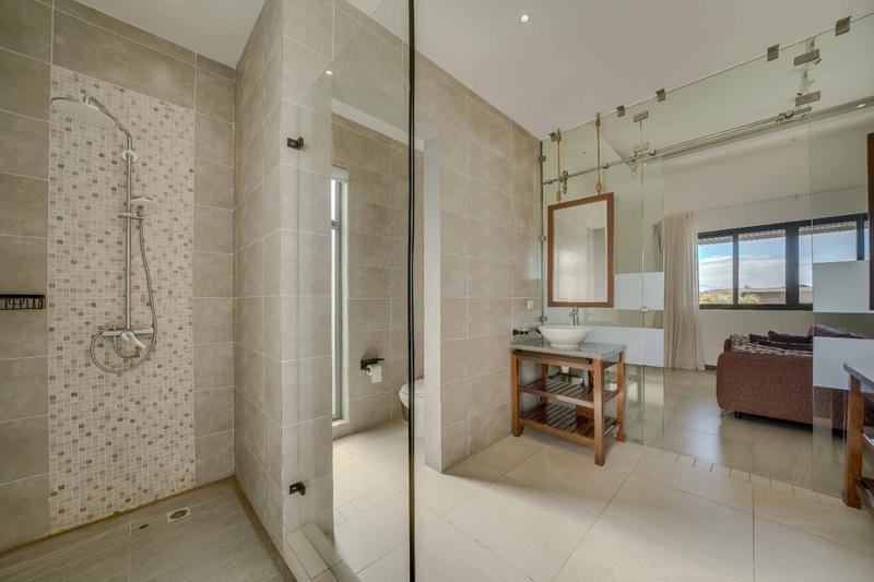 Villa - 377 m² - 7 pièces