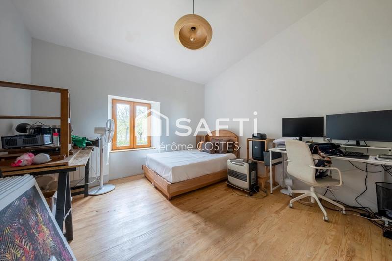 Maison - 205 m² - 6 pièces