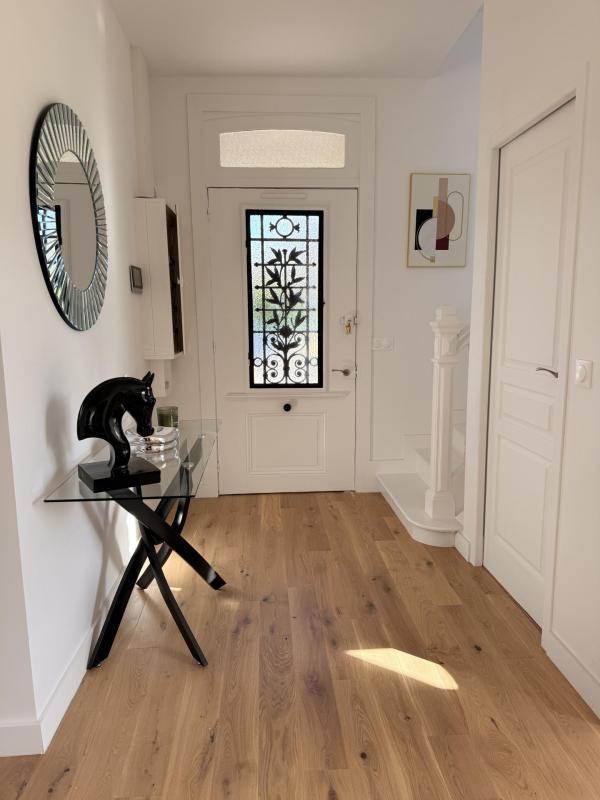 Maison de maîtres - 241 m² - 8 pièces