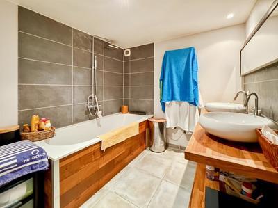 Appartement - 93 m² - 3 pièces