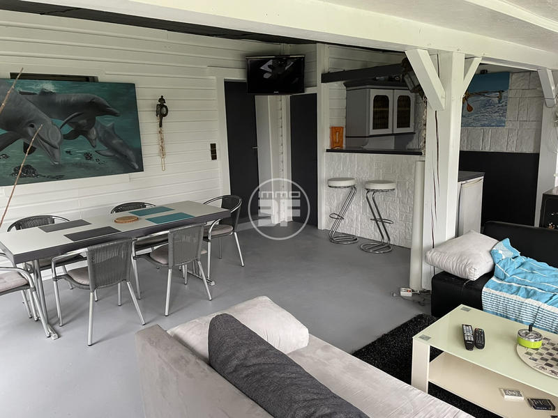 Maison - 200 m² - 6 pièces