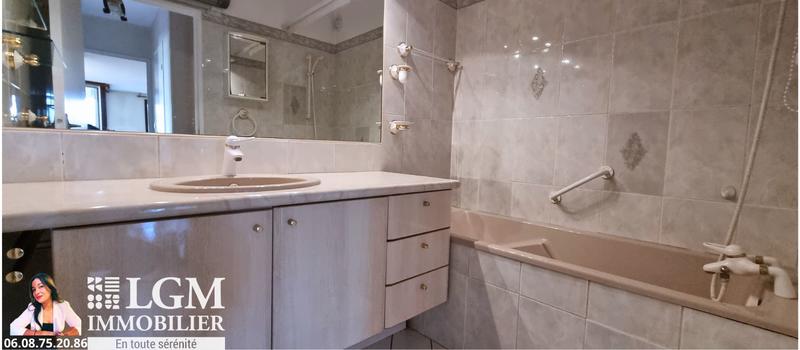 Appartement - 75 m² - 3 pièces