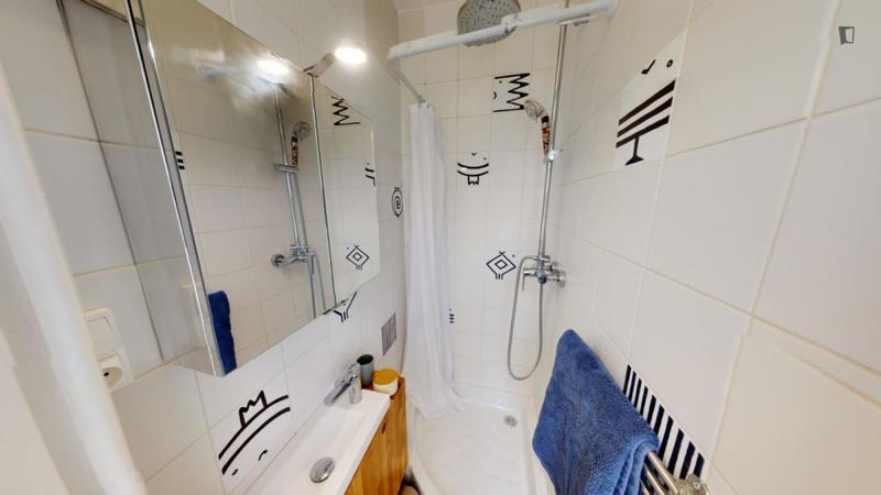 Chambre - 11 m² - 6 pièces