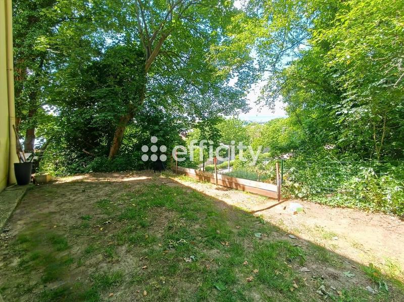 Maison - 232 m² - 12 pièces