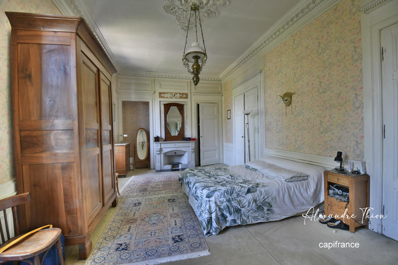 Maison bourgeoise - 361 m² - 12 pièces