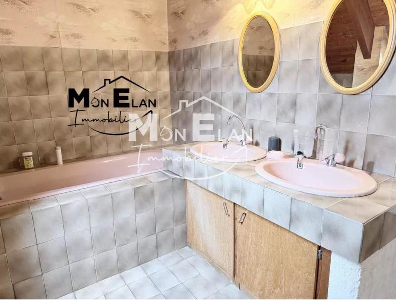 Maison - 167 m² - 9 pièces