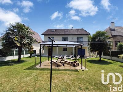 Maison - 165 m² - 8 pièces