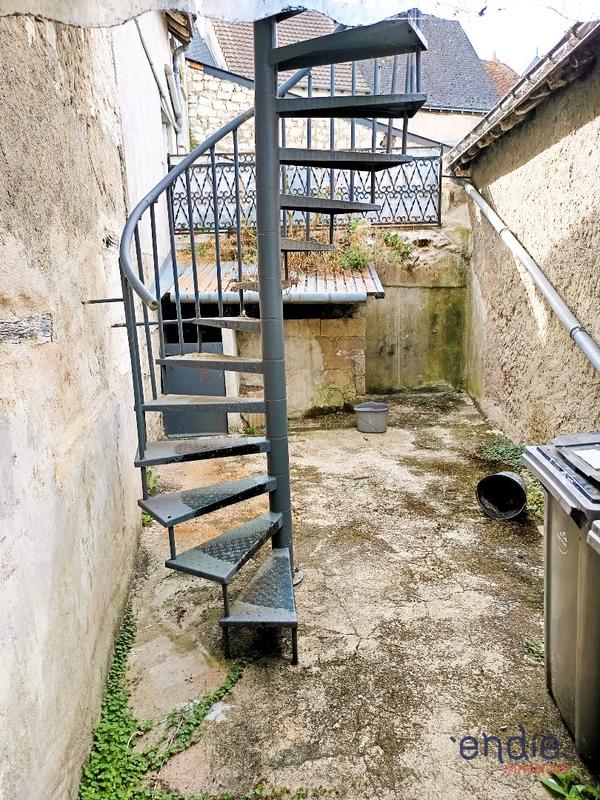 Maison - 93 m² - 6 pièces