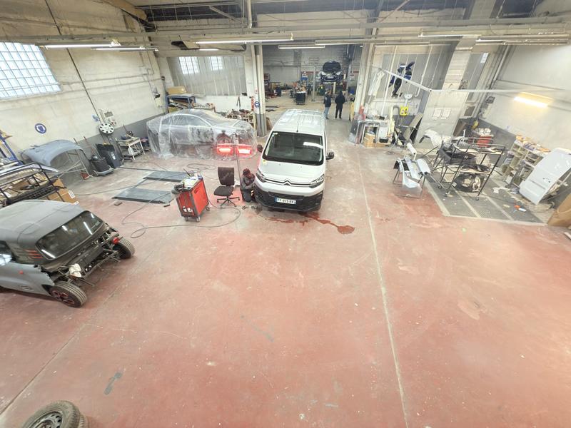 Local commercial - 2 654 m² - 10 pièces