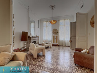 Maison - 250 m² - 9 pièces