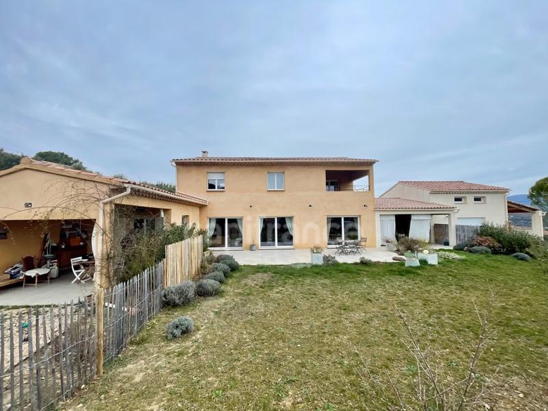 Maison - 308 m² - 10 pièces