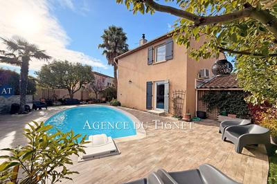 Maison - 105 m² - 6 pièces