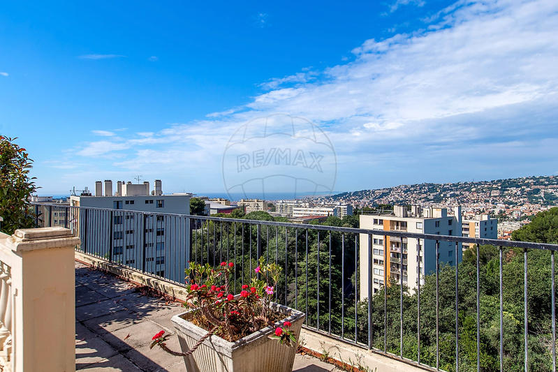 Appartement - 144 m² - 4 pièces