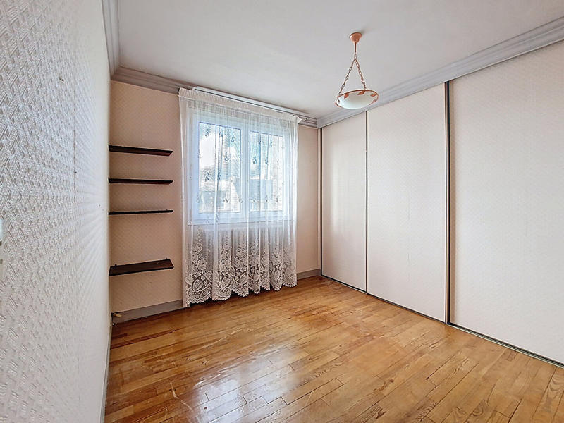 Maison - 127 m² - 9 pièces