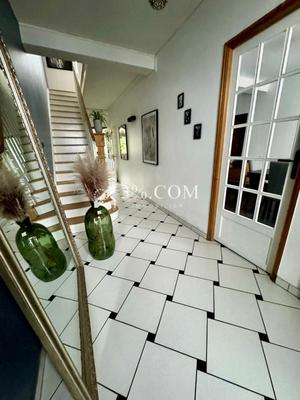 Maison de ville - 130 m² - 6 pièces