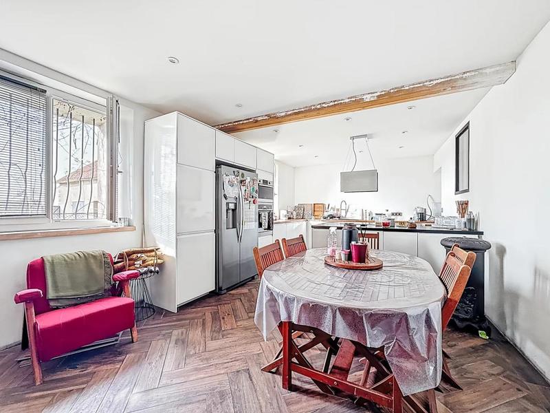 Maison - 220 m² - 4 pièces