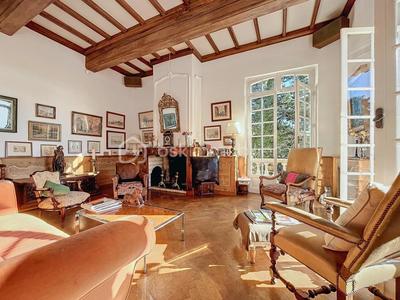 Maison - 280 m² - 10 pièces