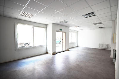 Local commercial - 82 m² - 2 pièces