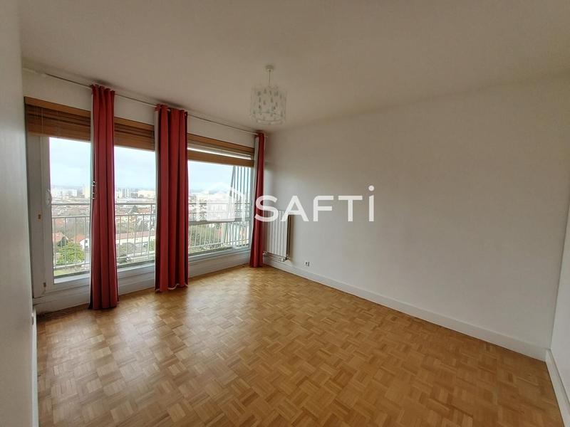 Appartement - 99 m² - 5 pièces