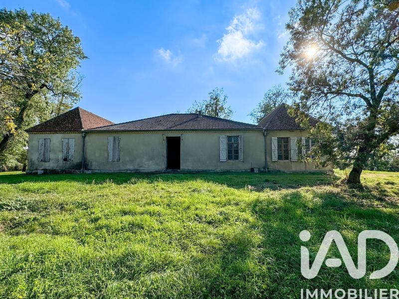 Maison - 355 m² - 10 pièces