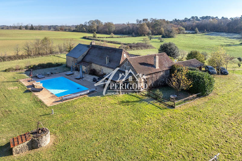 Maison ancienne - 245 m² - 8 pièces